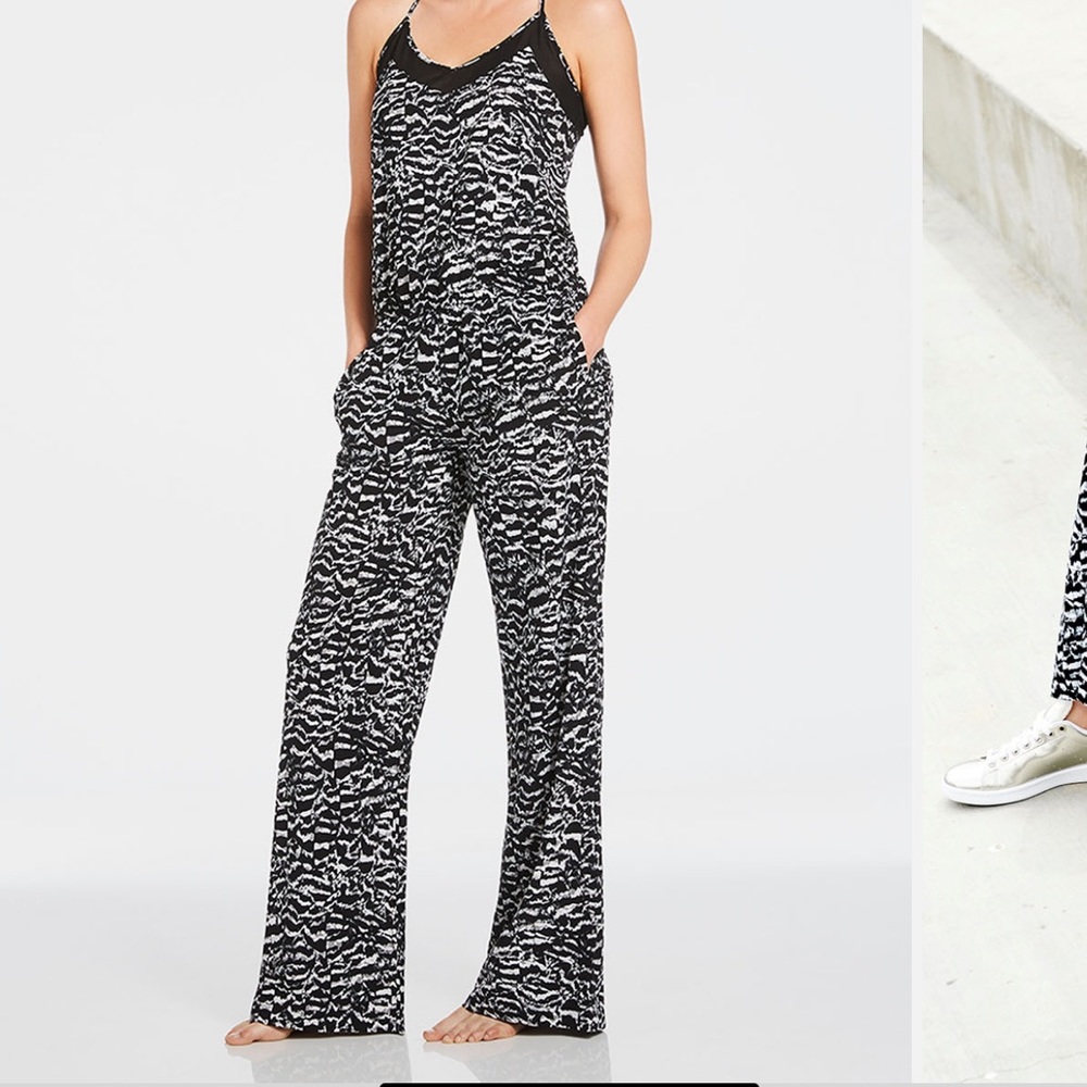 Fabuletics Dah Jumpsuit Sandstorm color S